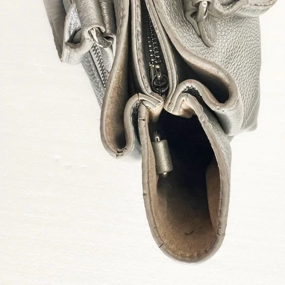 Celine Dion silver pebbled leather “Adagio” purse satchel cross body strap - Picture 7 of 16